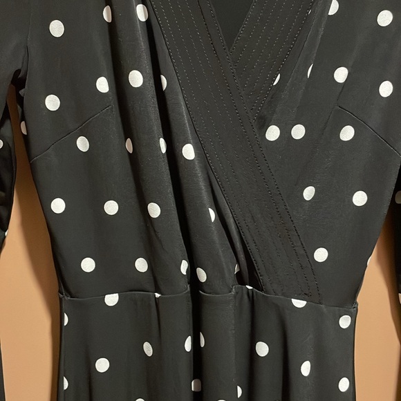 WHBM Faux Wrap Dress, black/white polka dot Size 6. Elastic waist Long sleeve. - Picture 3 of 8